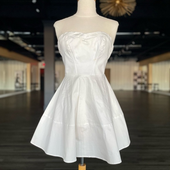 White Strapless Sweetheart Size 0 - Picture 1 of 2